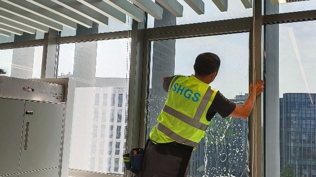 窗戶玻璃貼膜過程中常見的錯誤和如何規(guī)避？