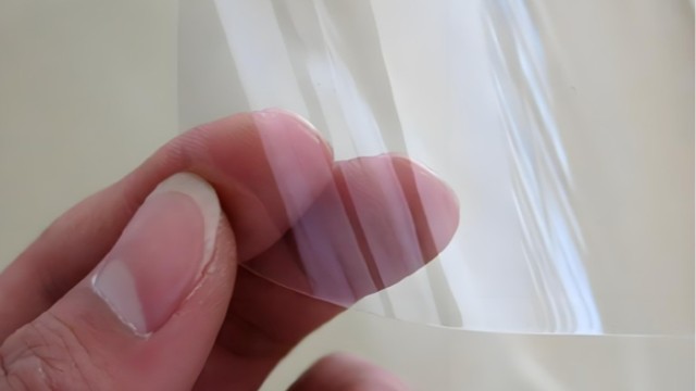 玻璃貼不同材質(zhì)的膜價(jià)格差距大嗎？